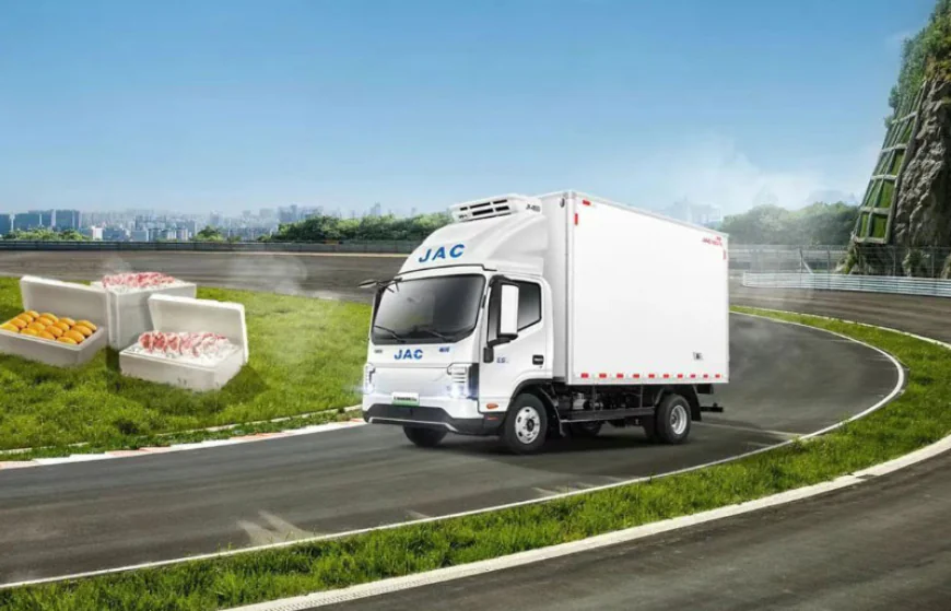 JAC ES9 Electric Refrigerated Truck Sets New Standard for Summer Cold Chain Logistics