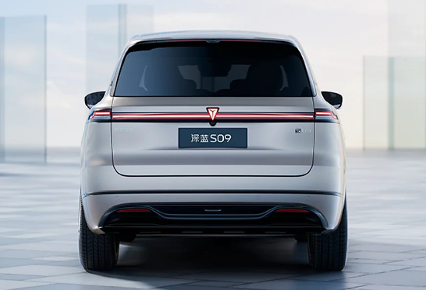 Deepal S09 Luxury SUV Debuts with Huawei Smart Cabin and Extended Range Tech