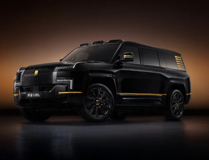 BYD Yangwang U8L Unveiled in New Obsidian Black and Solar Gold Colorway at 2025 GBA Auto Show